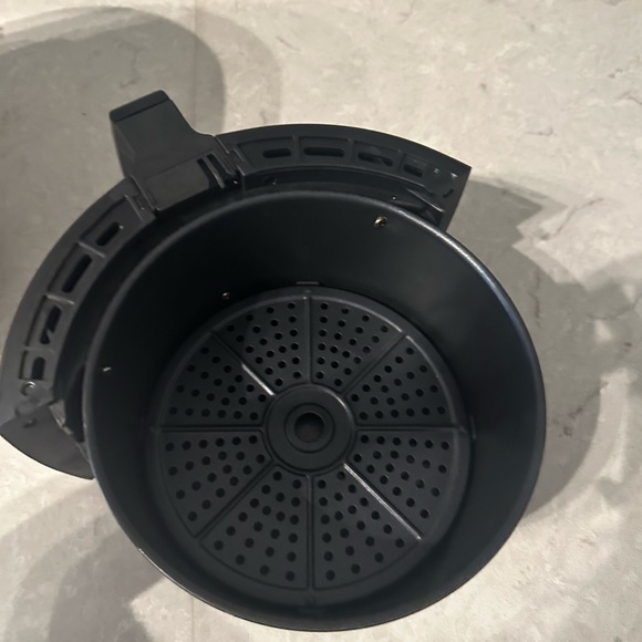 Bella Pro Series 4.2 qt Analog Air Fryer Matte Black Finish - Picture 4 of 5